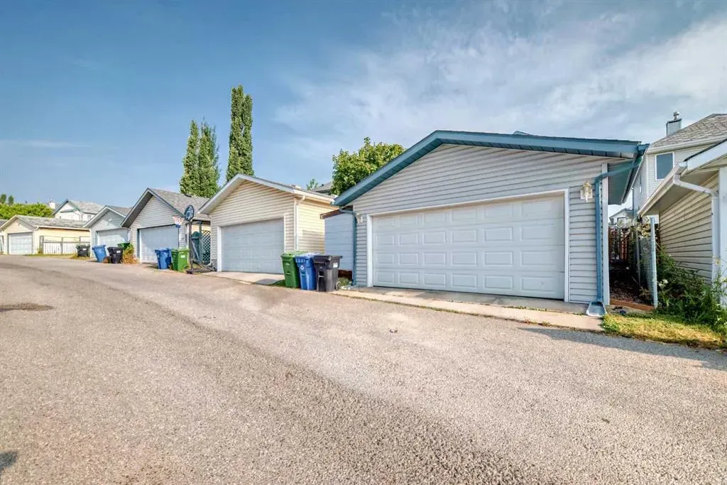 173 Arbour Grove Close NW