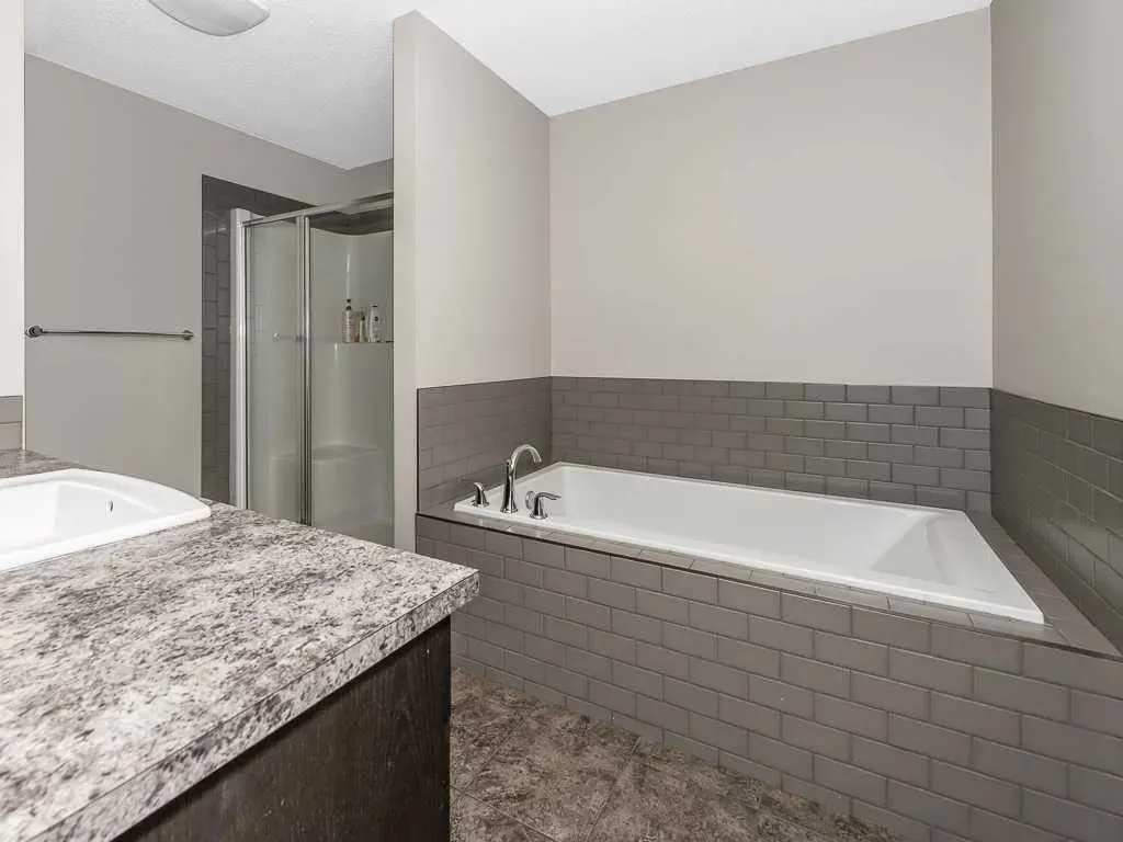 123 Mahogany Grove SE