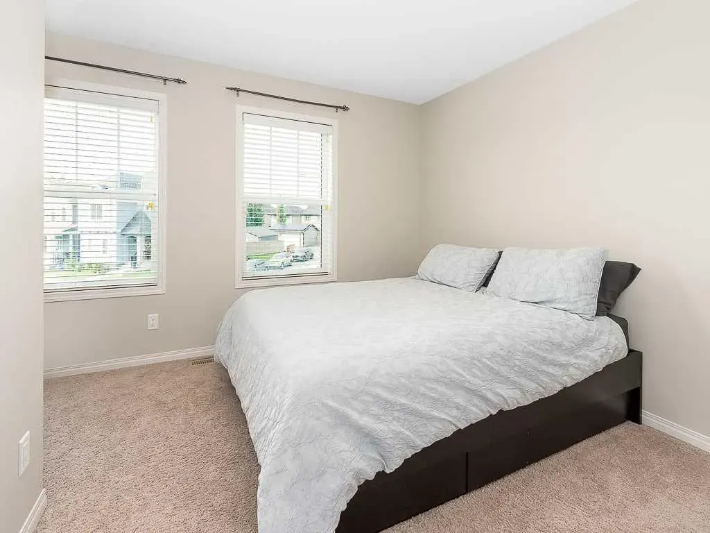123 Mahogany Grove SE
