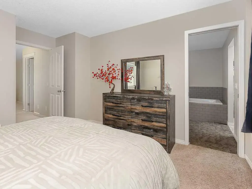123 Mahogany Grove SE