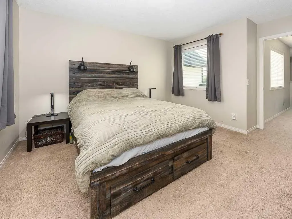 123 Mahogany Grove SE