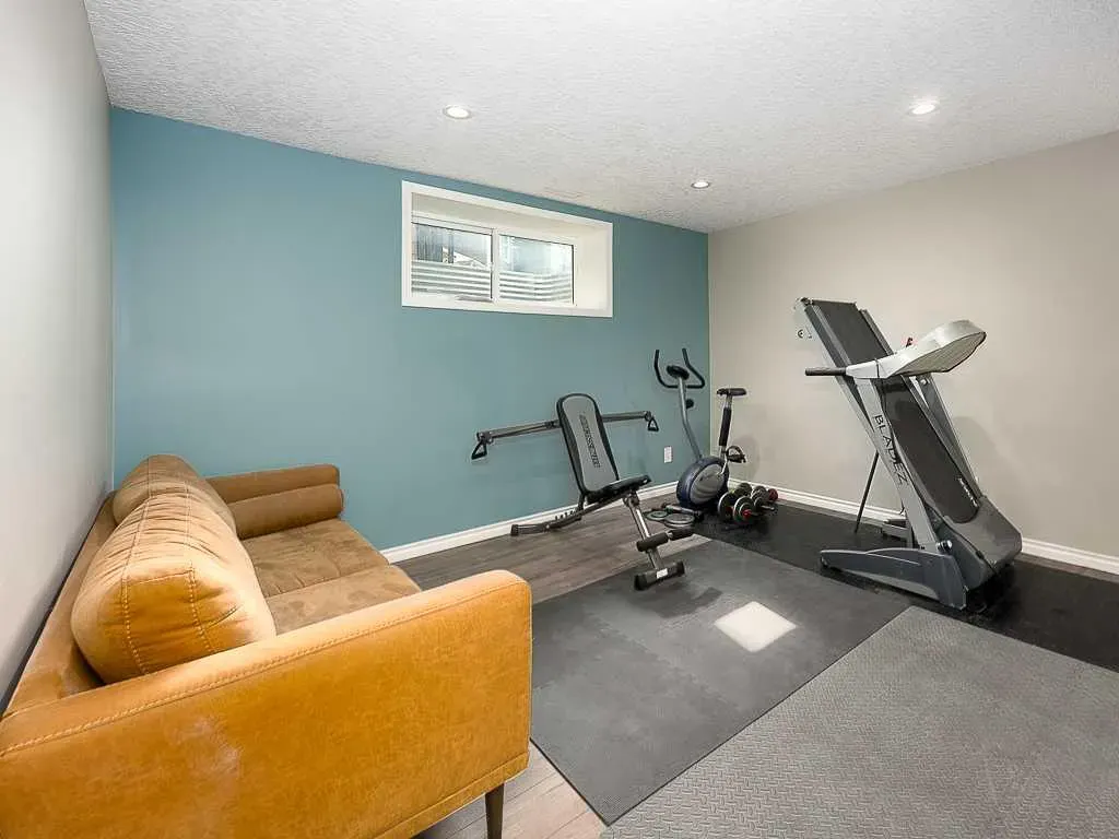 123 Mahogany Grove SE