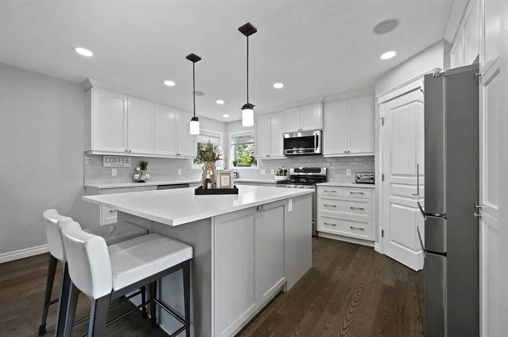 95 Panorama Hills View NW