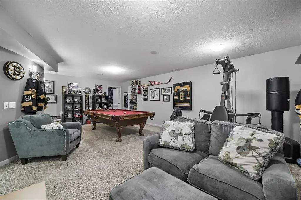 95 Panorama Hills View NW
