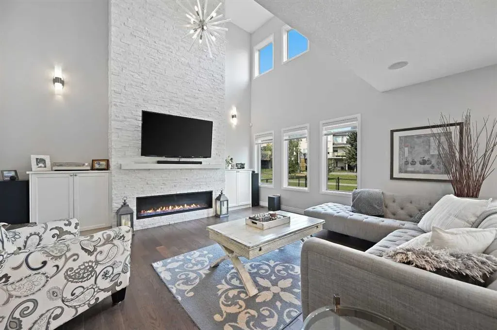 95 Panorama Hills View NW