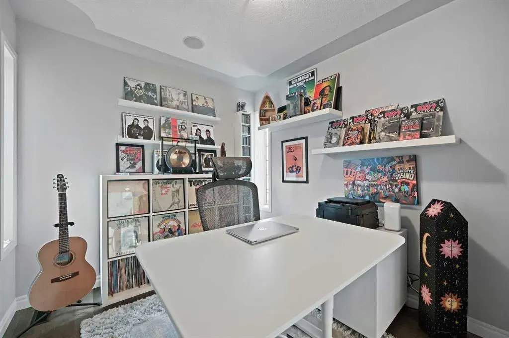 95 Panorama Hills View NW