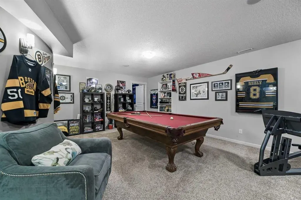 95 Panorama Hills View NW
