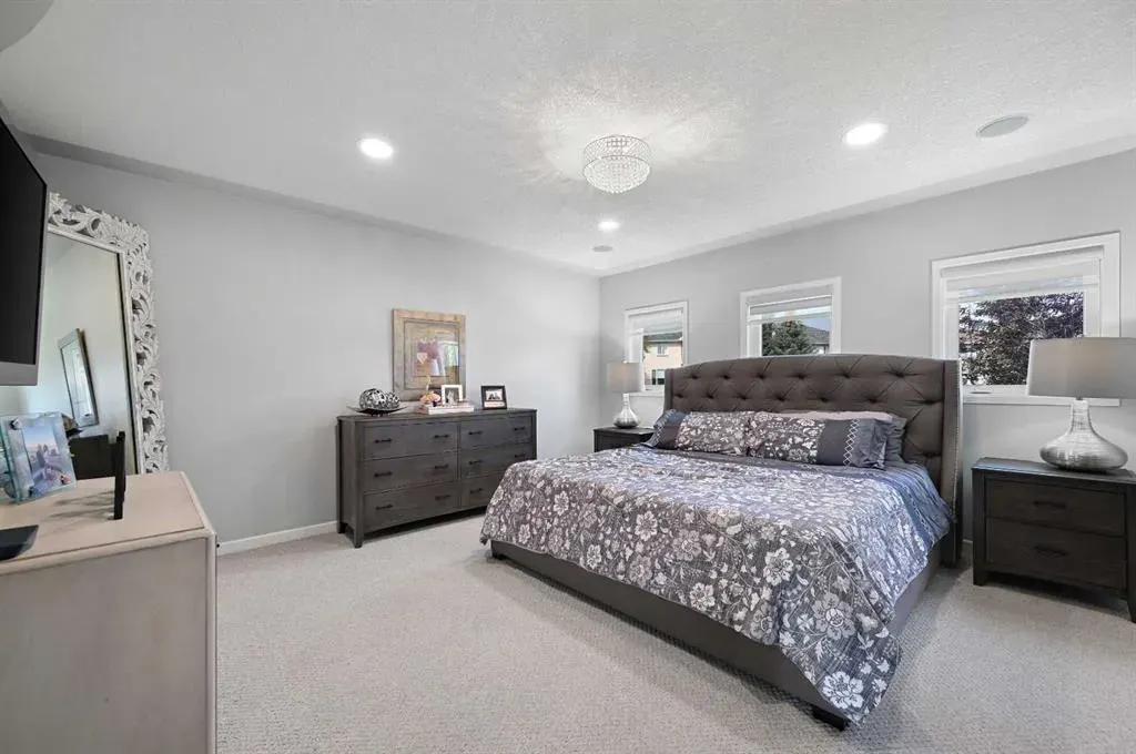 95 Panorama Hills View NW