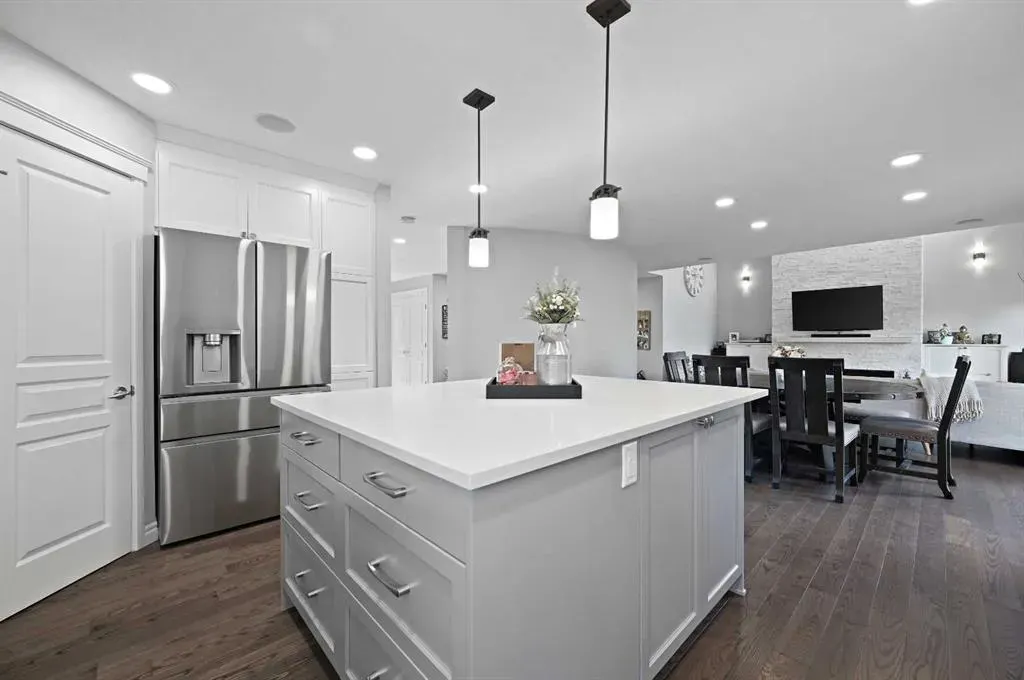 95 Panorama Hills View NW