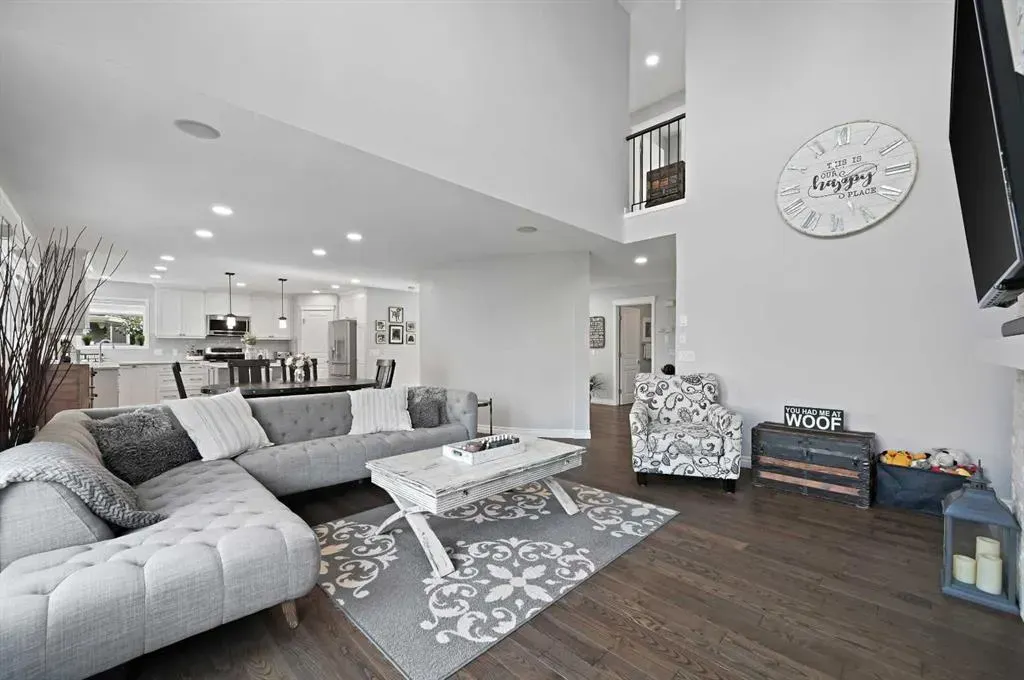 95 Panorama Hills View NW