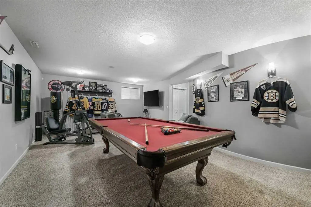 95 Panorama Hills View NW