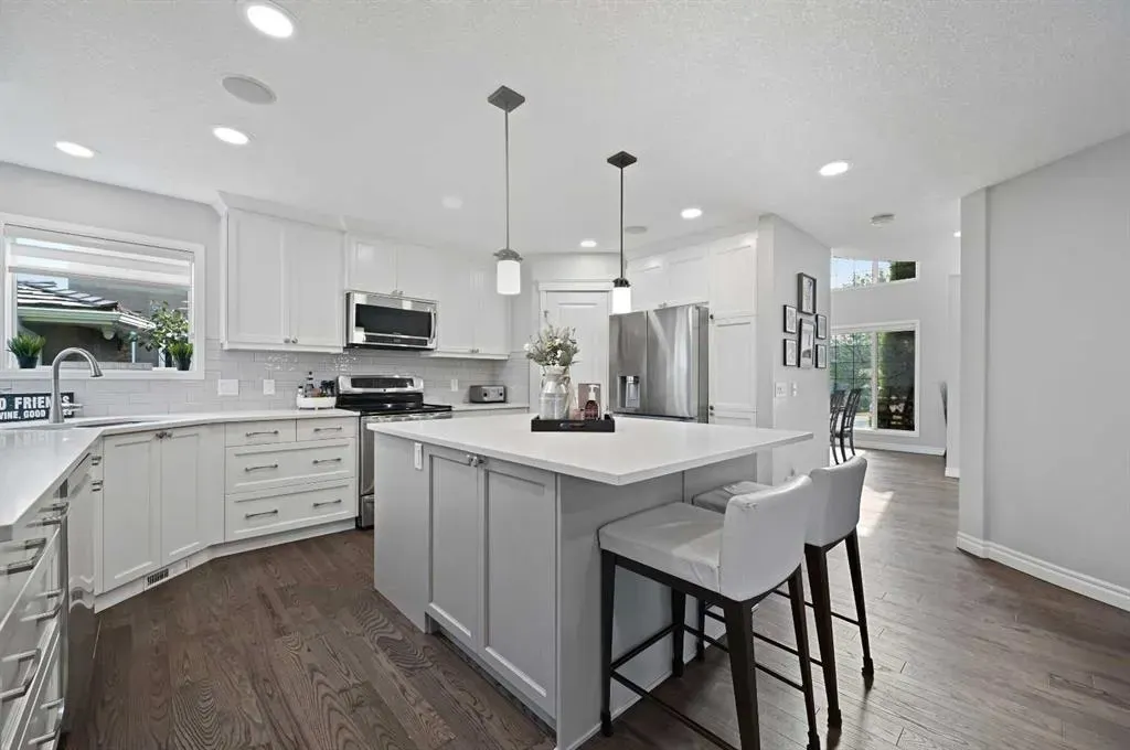 95 Panorama Hills View NW