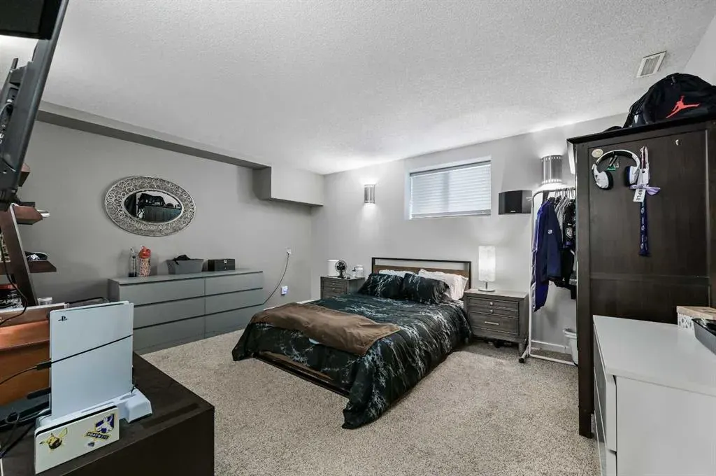 95 Panorama Hills View NW