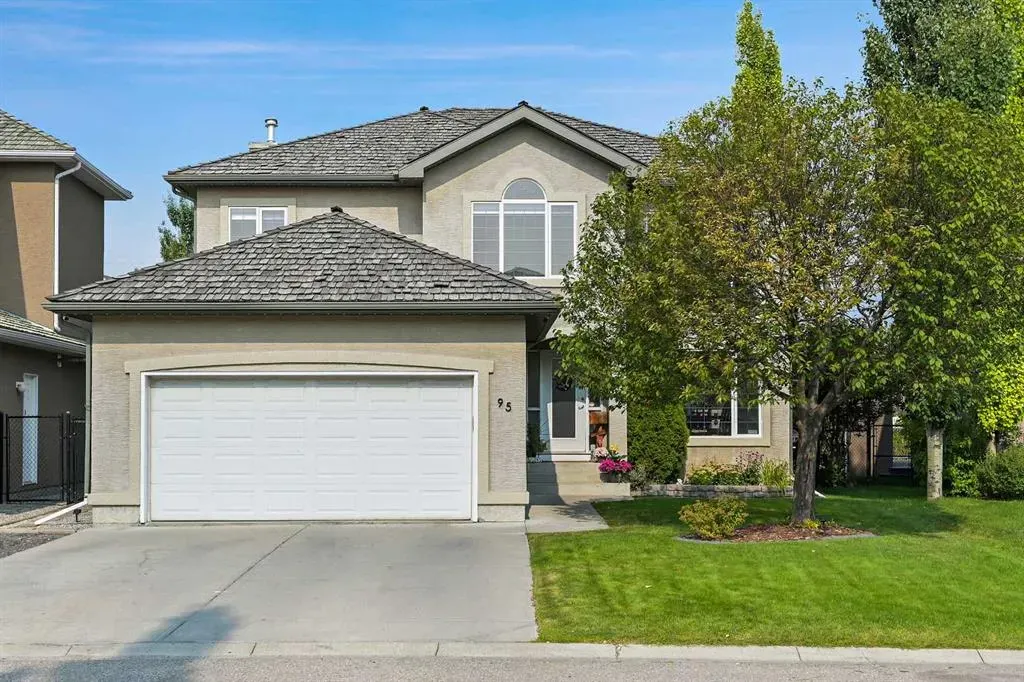 95 Panorama Hills View NW