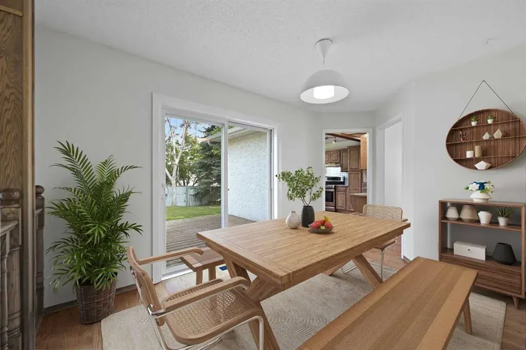 8 Edgeridge Way NW