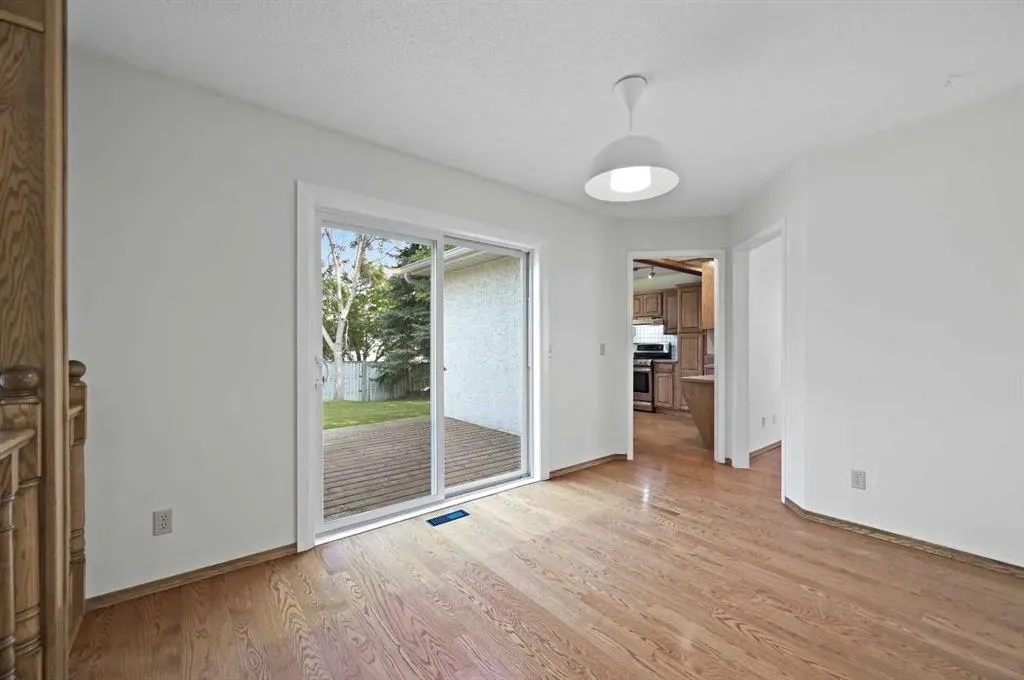 8 Edgeridge Way NW
