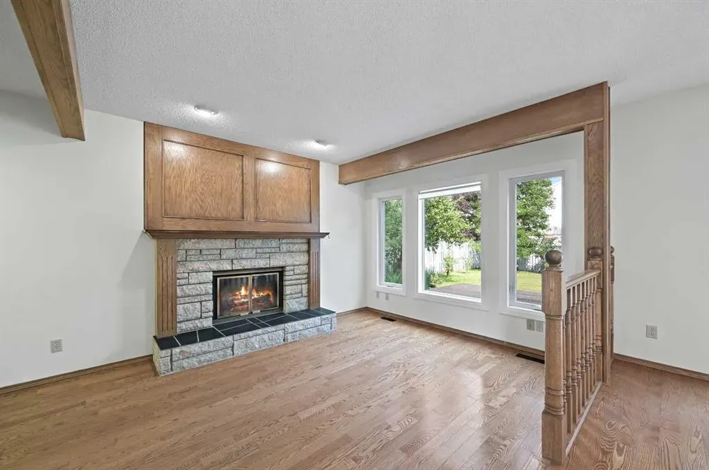 8 Edgeridge Way NW