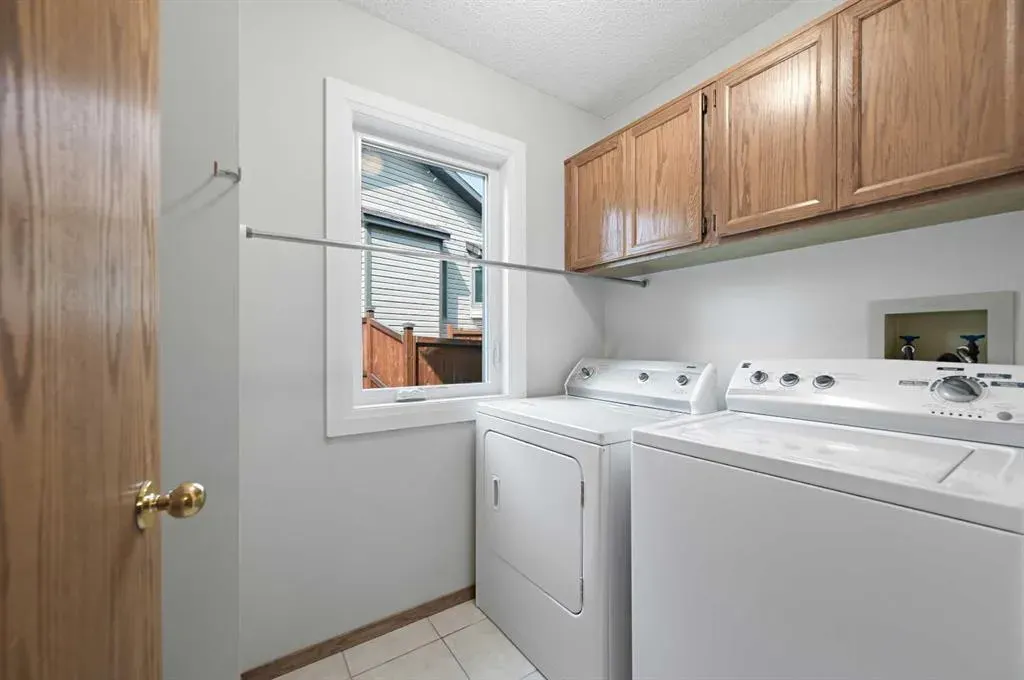 8 Edgeridge Way NW