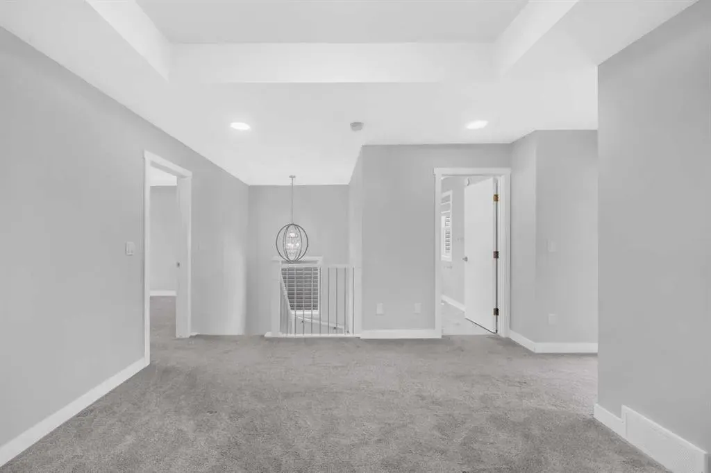 430 Corner Meadows Way NE