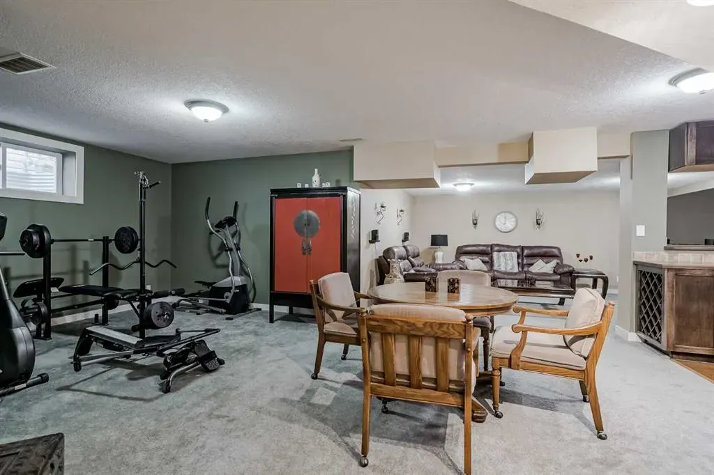 48 Chapala Square SE
