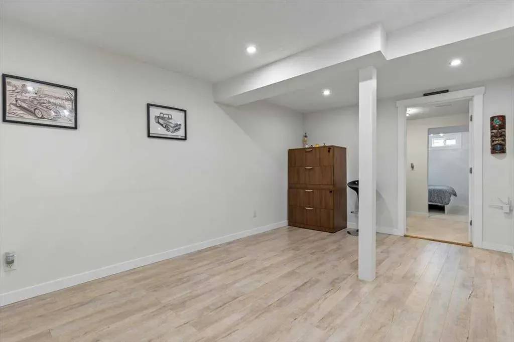 343 Queen Tamara Way SE