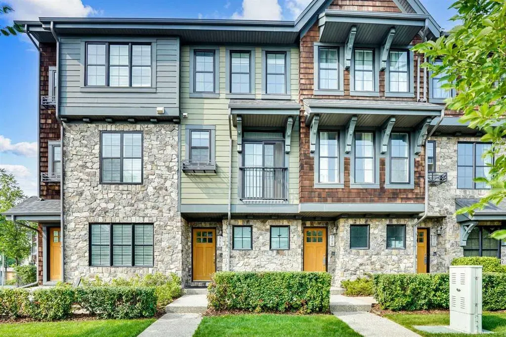 306 Ascot Circle SW