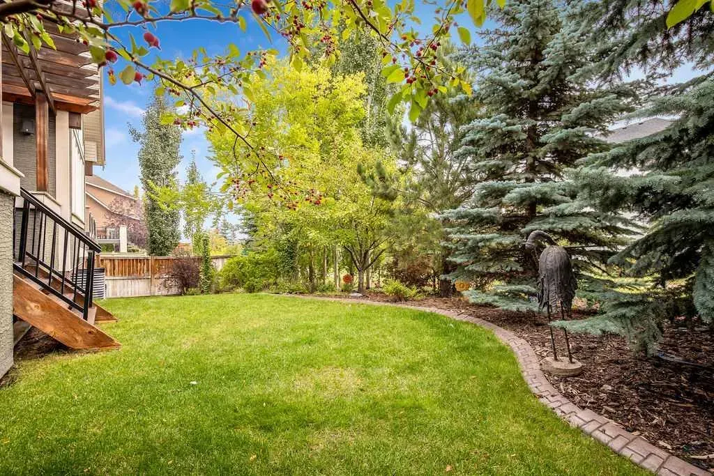 157 Mahogany Place SE