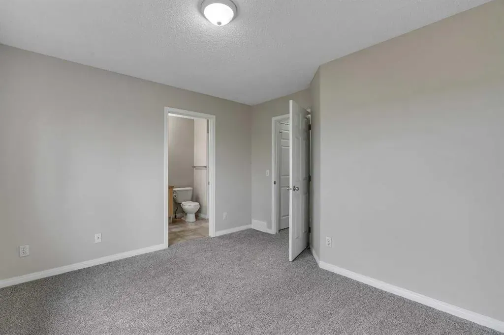 135 Copperfield Lane SE