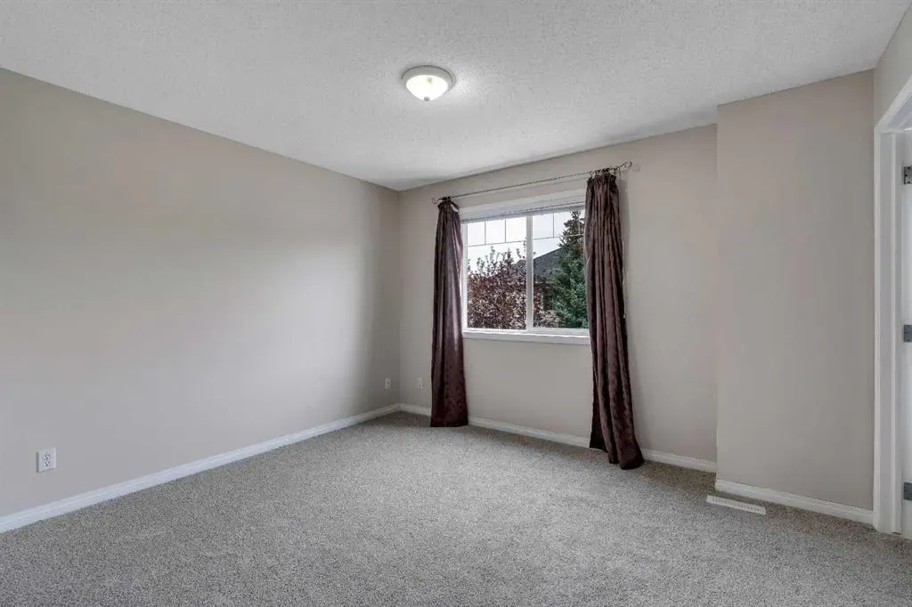 135 Copperfield Lane SE