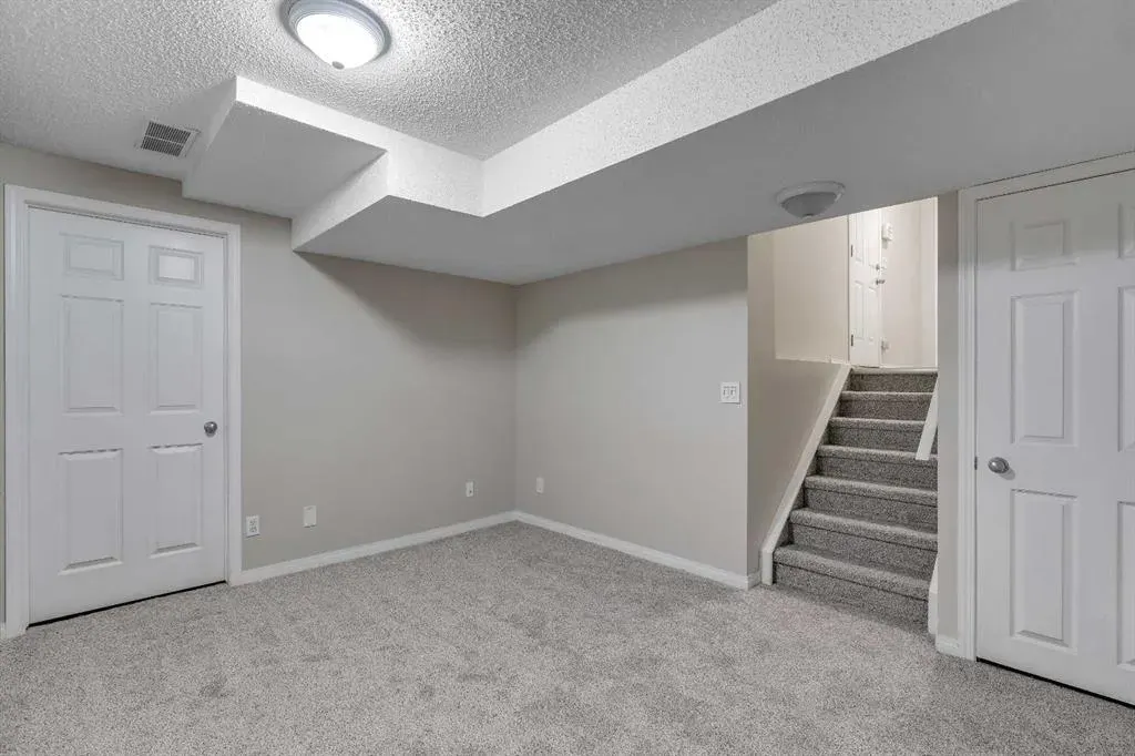 135 Copperfield Lane SE