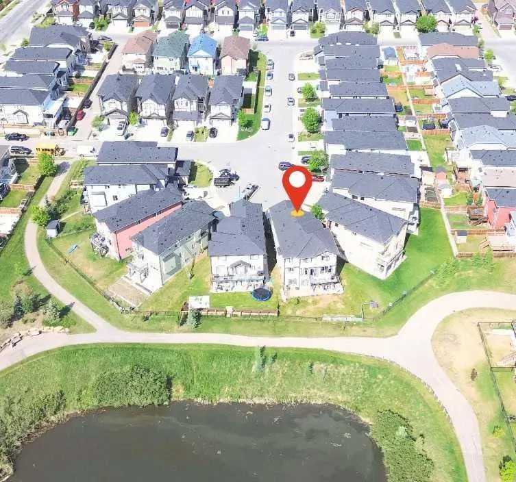26 Saddlelake View NE