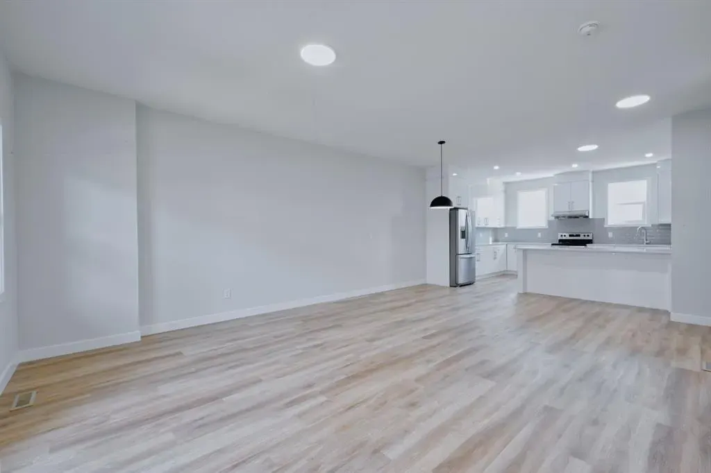 90 corner meadows Manor, #203