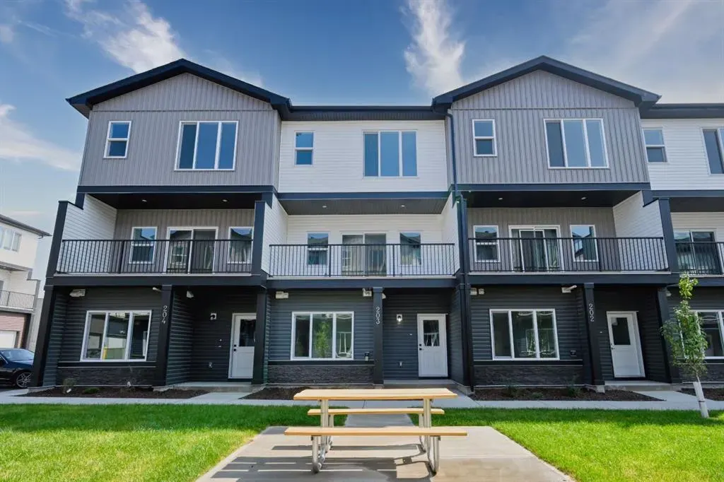 90 corner meadows Manor, #203