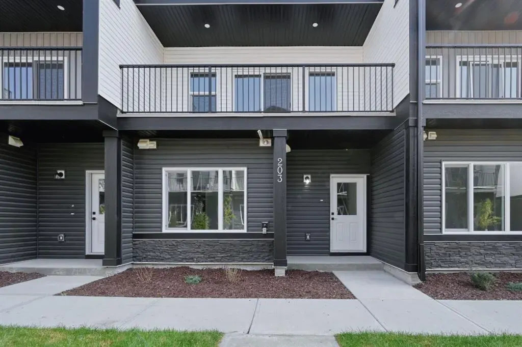90 corner meadows Manor, #203