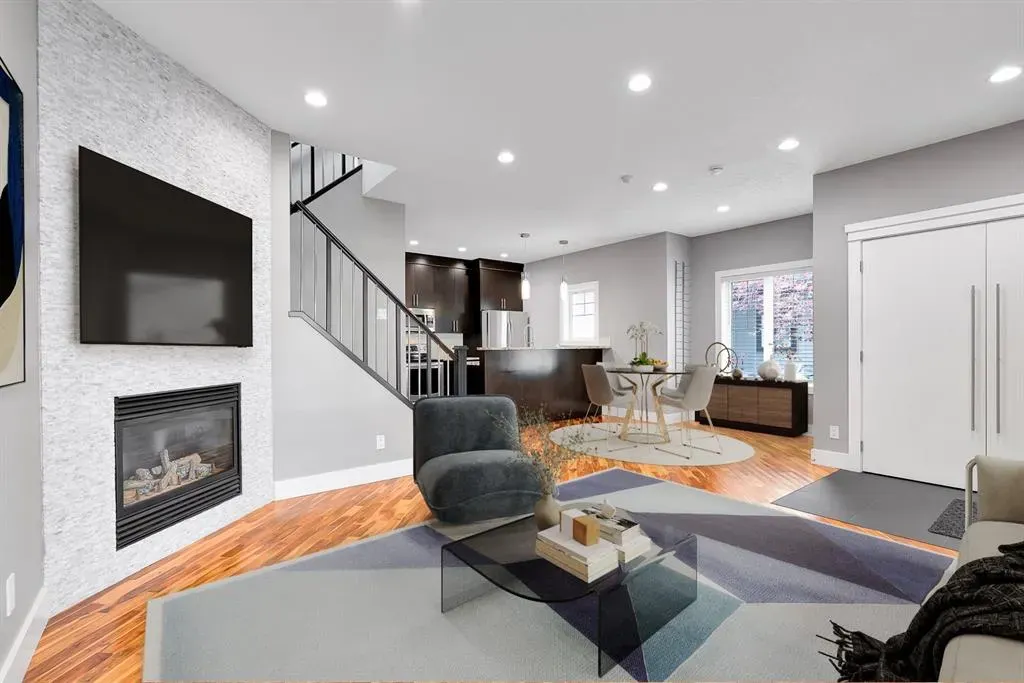 311 15 Avenue NE, #1