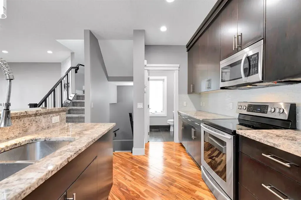 311 15 Avenue NE, #1