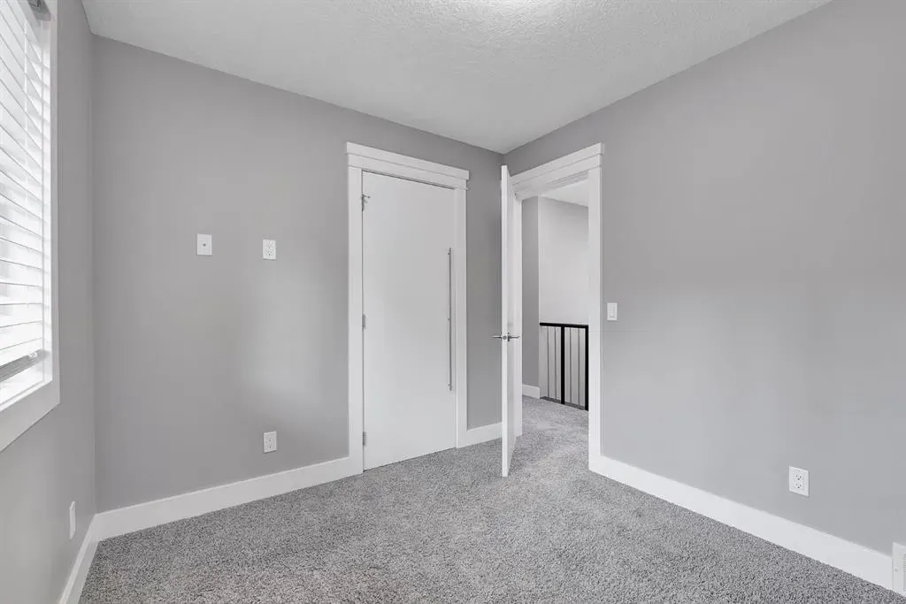 311 15 Avenue NE, #1