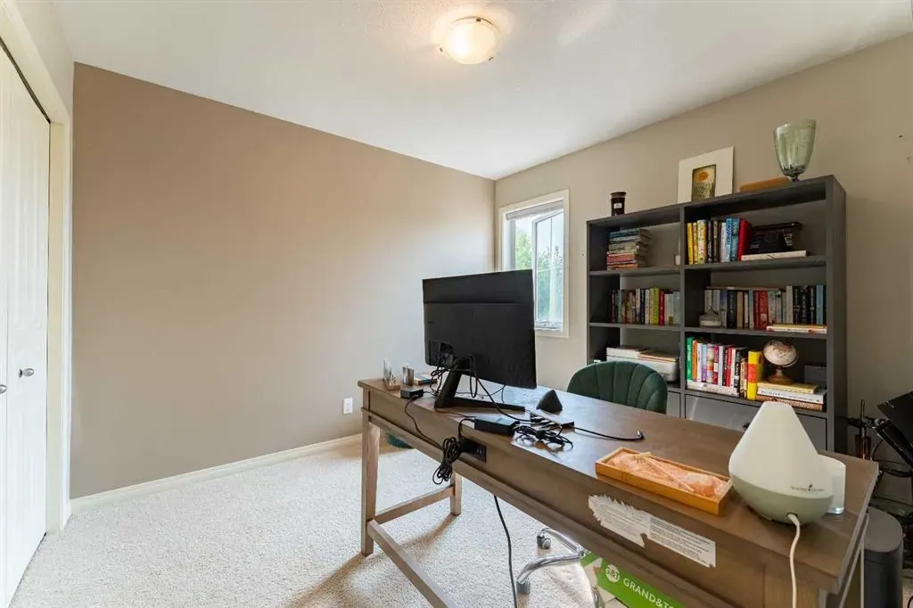 45 Mahogany Pointe SE