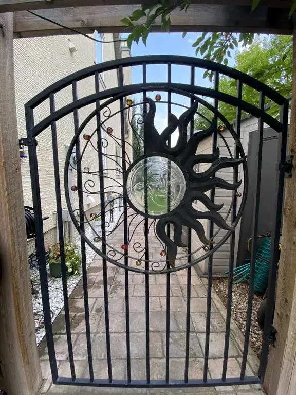45 Mahogany Pointe SE