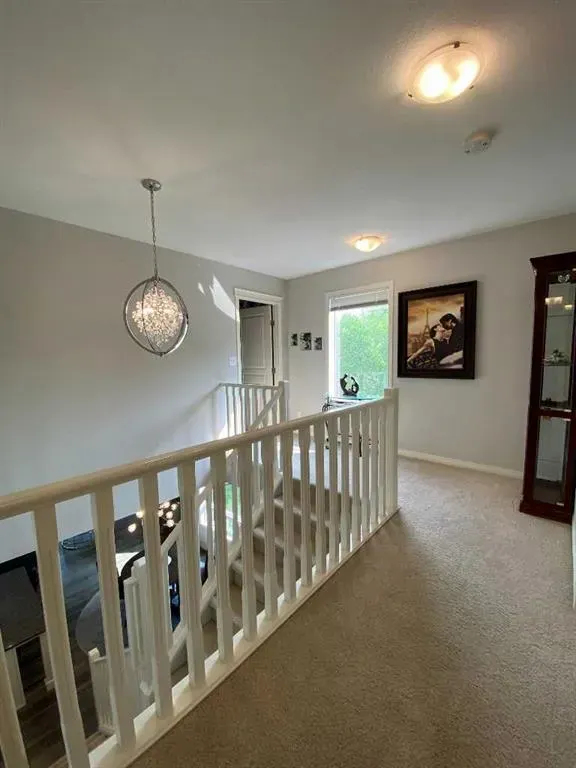45 Mahogany Pointe SE