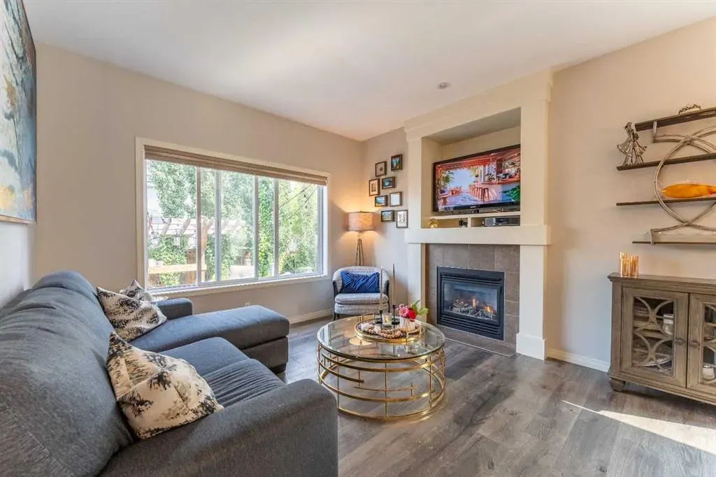 45 Mahogany Pointe SE