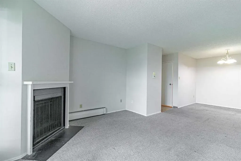 315 Southampton Drive SW, #6202