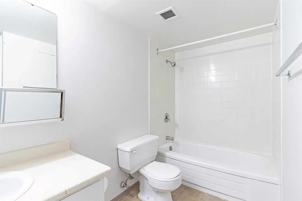 315 Southampton Drive SW, #6202