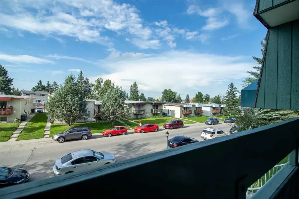315 Southampton Drive SW, #6202