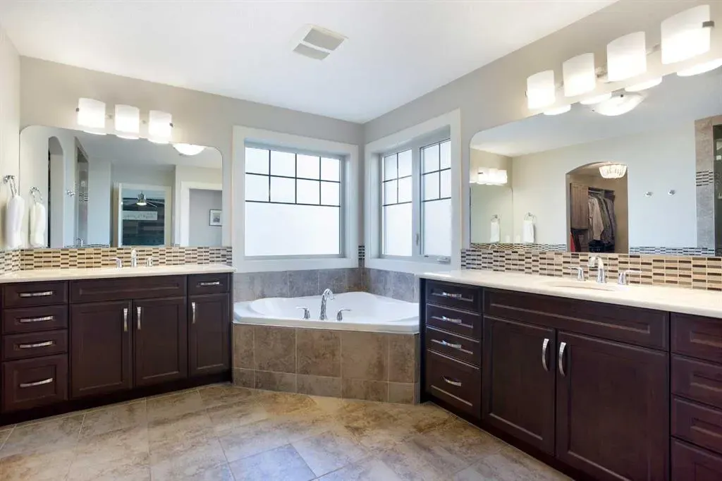 102 Cooperstown Lane SW