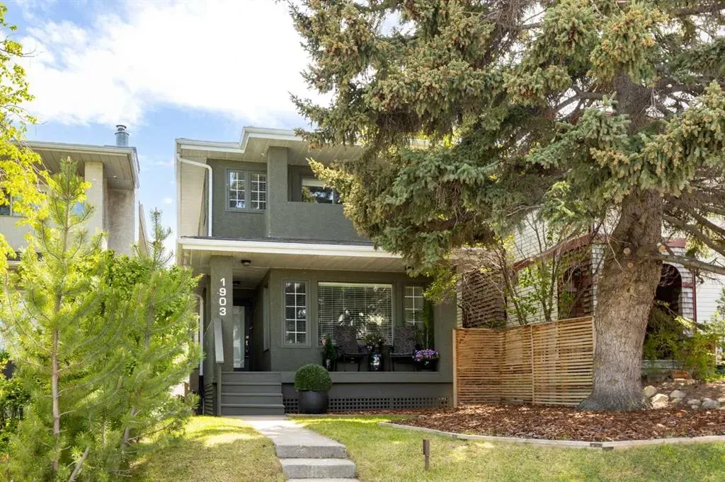 1903 29 Avenue SW