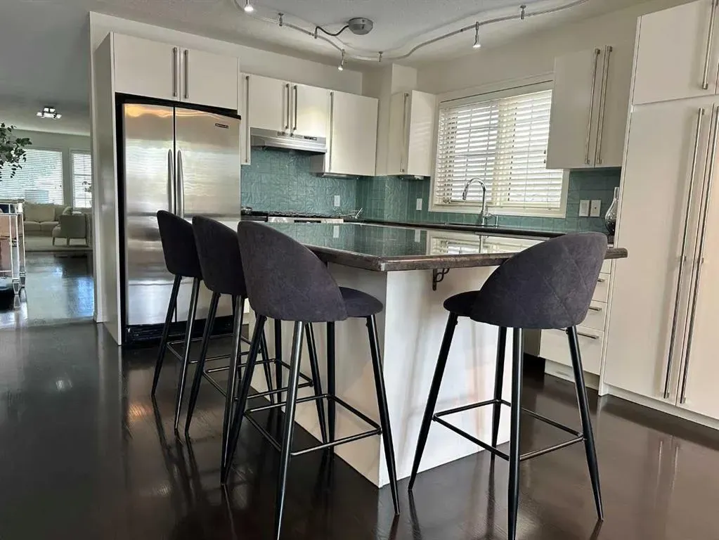 1903 29 Avenue SW