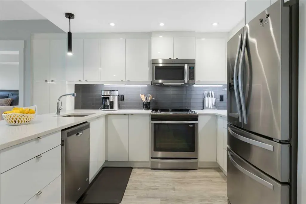 15 Aspenmont Heights SW, #227