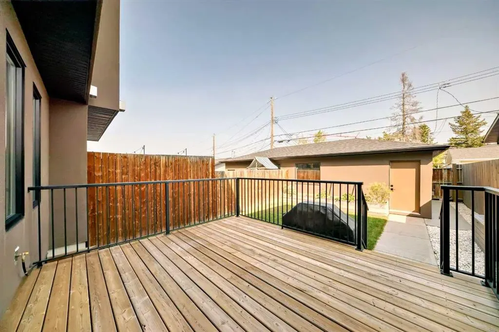 2808 39 Street SW