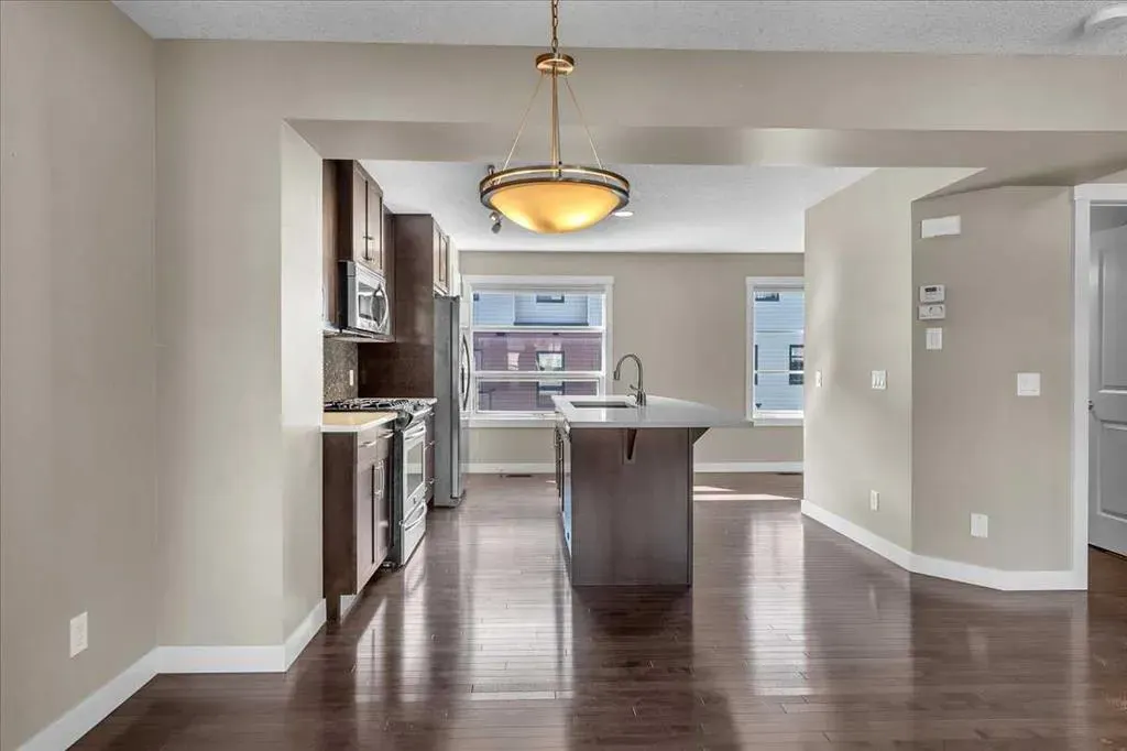 25 Aspen Hills Green SW